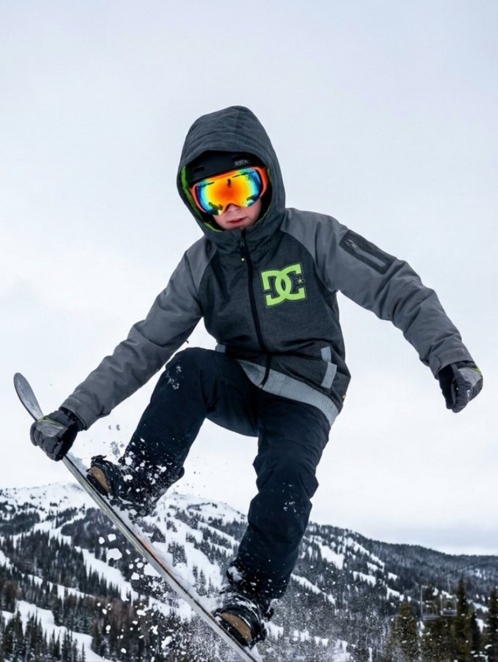 New DC Shoes Troop 10K Waterproof Softshell Snowboarding Jacket 14